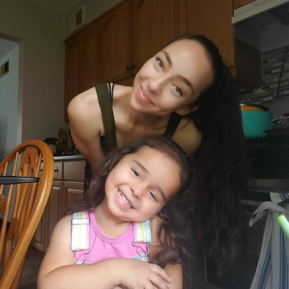 Meet your Posher, Vanessa - Picture 3 of 3